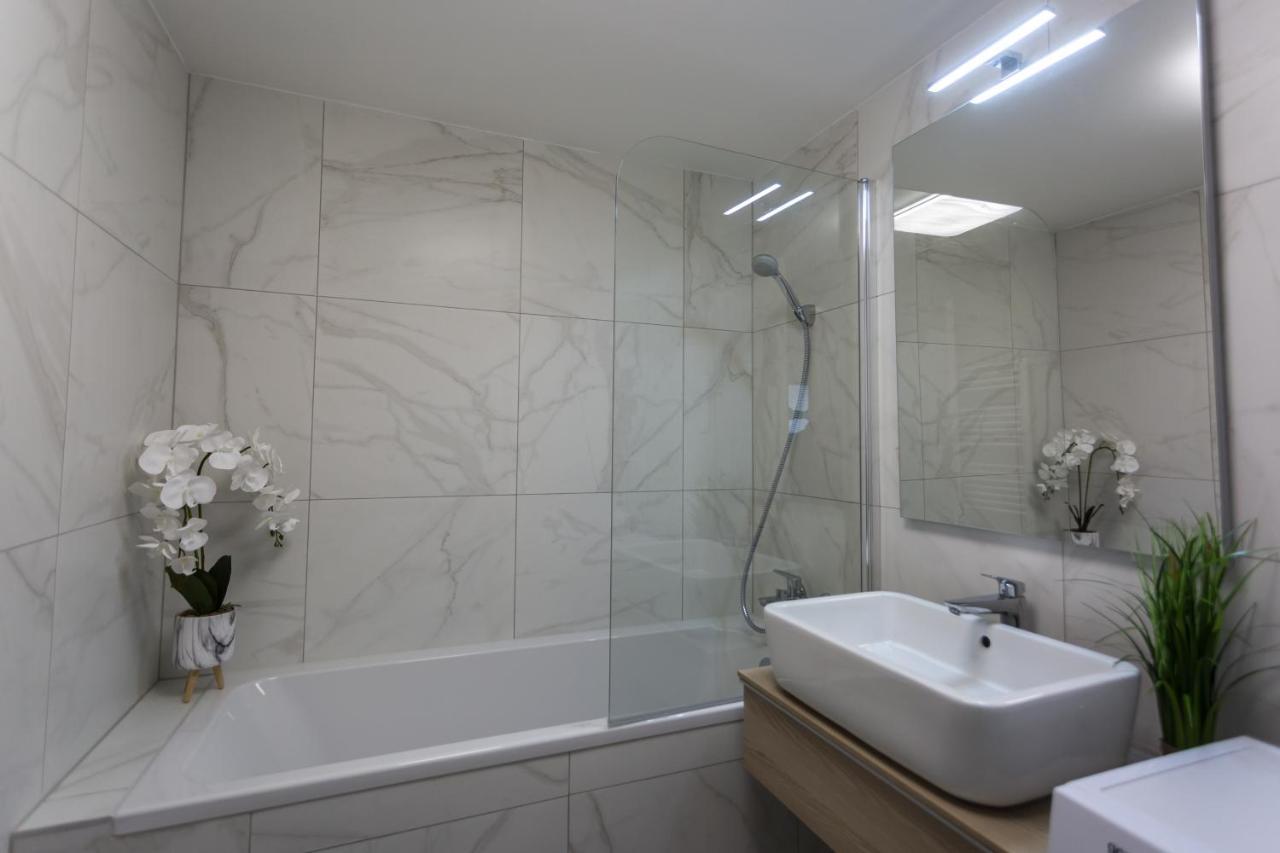 Coral Luxury Apartment Шіофок Екстер'єр фото