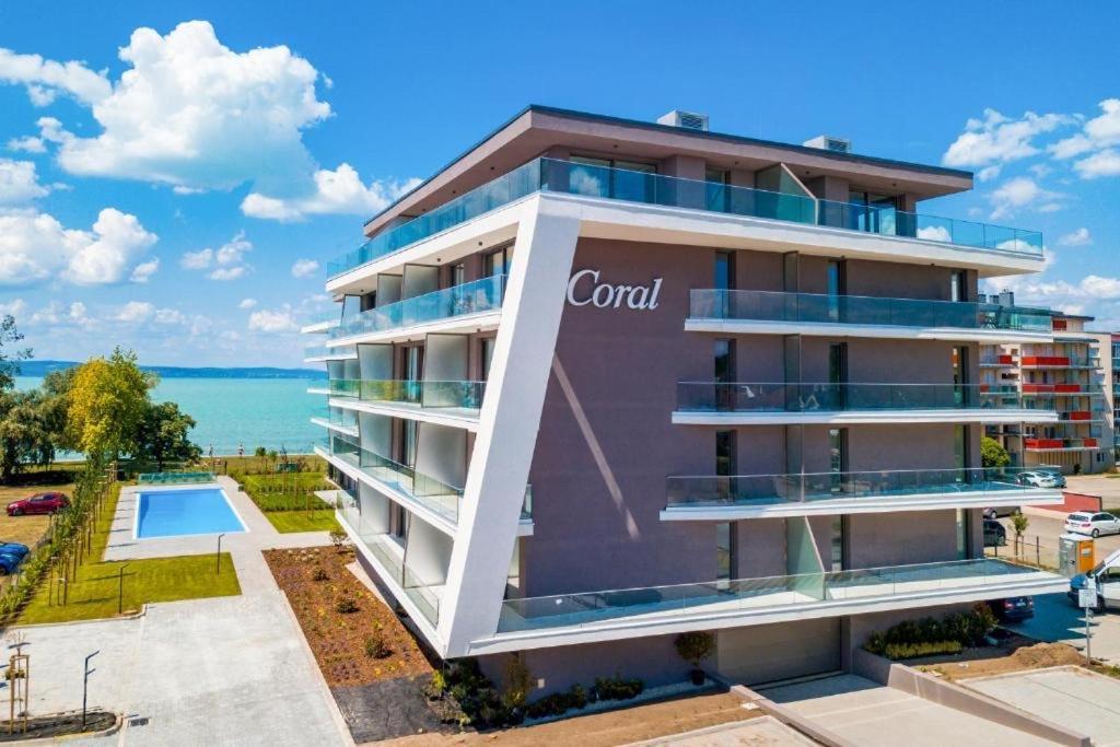 Coral Luxury Apartment Шіофок Екстер'єр фото